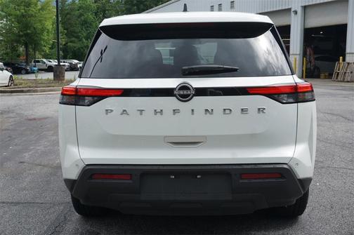 2024 Nissan Pathfinder S