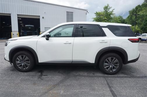 2024 Nissan Pathfinder S