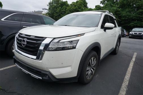 2022 Nissan Pathfinder SL