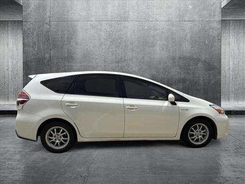2015 Toyota Prius v Four