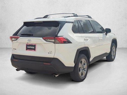 Ice Cap 2025 Toyota RAV4 Hybrid LE