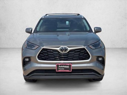 Heavy Metal 2026 Toyota Highlander Hybrid XLE