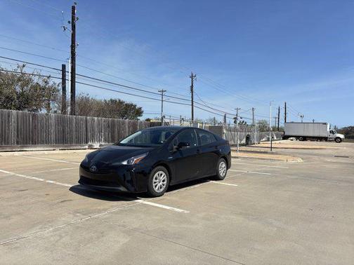 2022 Toyota Prius LE