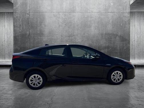 2022 Toyota Prius LE