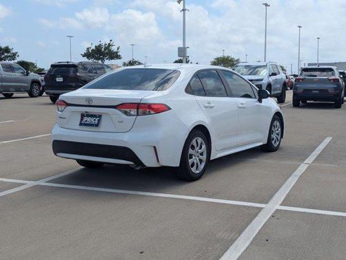 Super White 2021 Toyota Corolla LE
