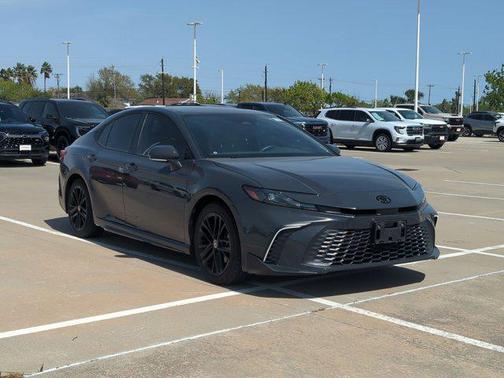 Underground 2025 Toyota Camry SE