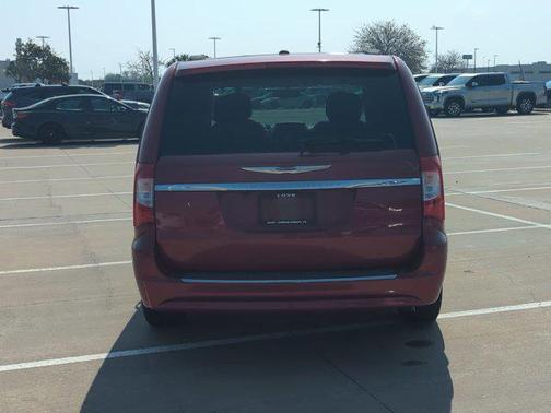 2015 Chrysler Town & Country Touring