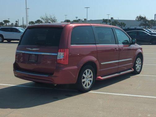 2015 Chrysler Town & Country Touring