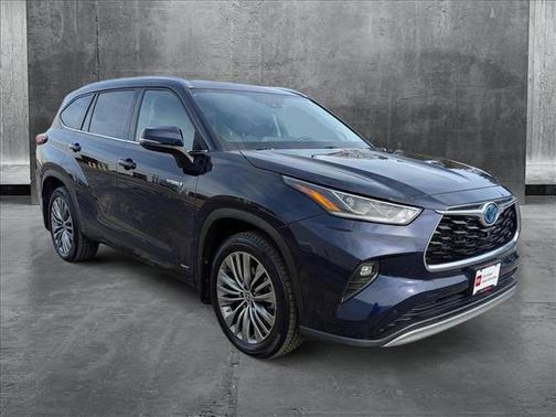 2021 Toyota Highlander Hybrid Platinum