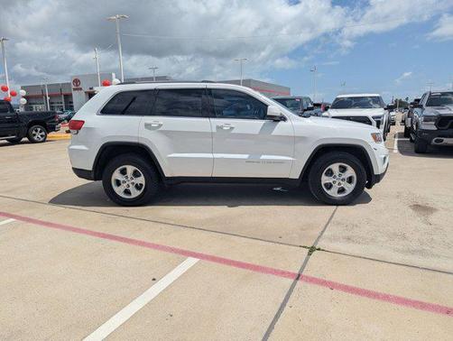 Bright White Clearcoat 2014 Jeep Grand Cherokee Laredo