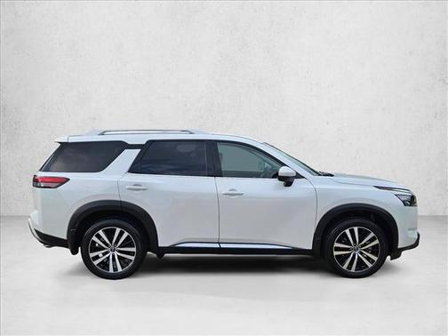 Everest White Pearl Tricoat 2025 Nissan Pathfinder Platinum 4WD