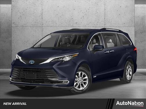 2022 Toyota Sienna XLE 8 Passenger
