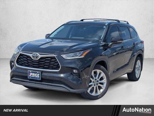 Midnight Black Metallic 2023 Toyota Highlander Limited