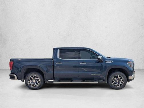 Pacific Blue Metallic 2022 GMC Sierra 1500 SLT