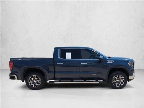 Pacific Blue Metallic 2022 GMC Sierra 1500 SLT