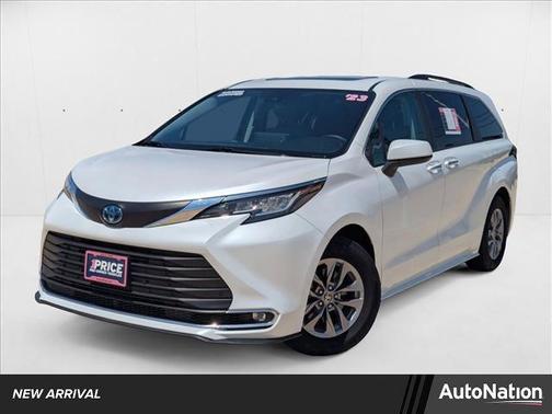 2023 Toyota Sienna XLE 8 Passenger