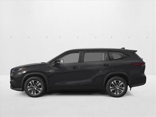 Midnight Black Metallic 2026 Toyota Highlander XLE