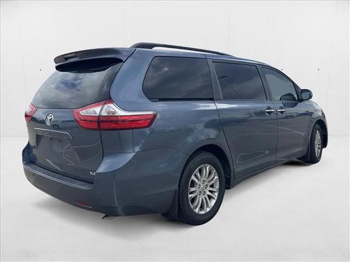 2015 Toyota Sienna XLE
