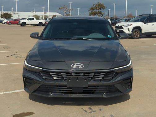 2025 Hyundai ELANTRA SEL