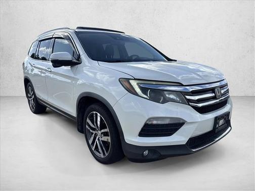 White Diamond Pearl 2017 Honda Pilot Touring