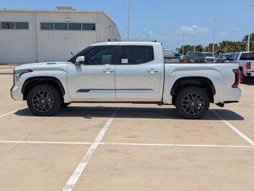2025 Toyota Tundra Hybrid Platinum