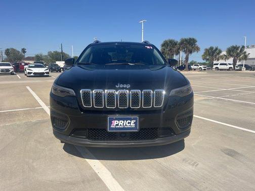Diamond Black Crystal Pearlcoat 2021 Jeep Cherokee Latitude