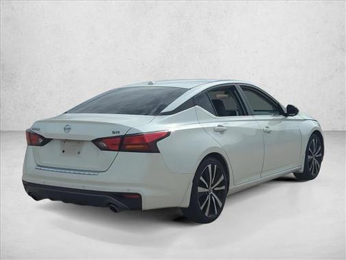 2020 Nissan Altima SR FWD