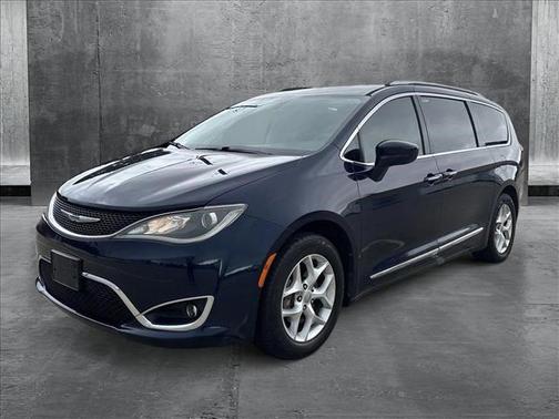 2018 Chrysler Pacifica Touring-L