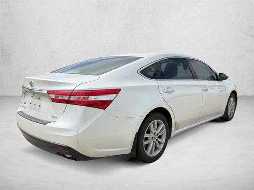 Blizzard Pearl 2013 Toyota Avalon XLE