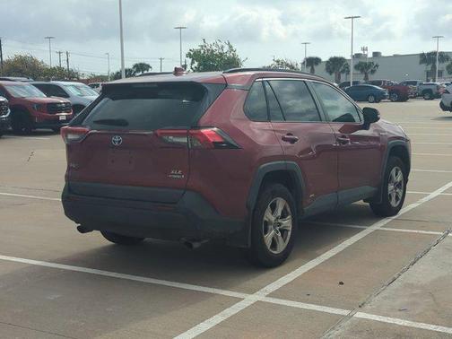 2021 Toyota RAV4 Hybrid XLE