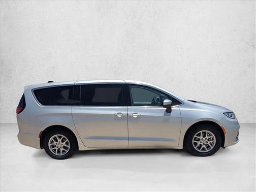 Silver Mist Clearcoat 2023 Chrysler Pacifica Touring L
