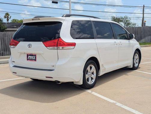 2013 Toyota Sienna LE