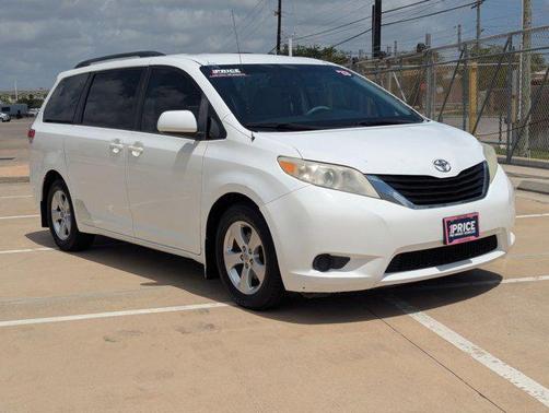 2013 Toyota Sienna LE