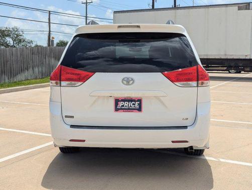 2013 Toyota Sienna LE