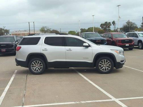2017 GMC Acadia SLE-2