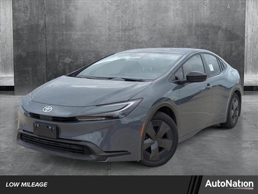 2024 Toyota Prius LE