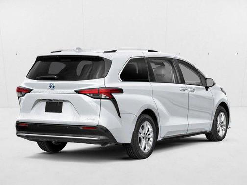 Wind Chill Pearl 2026 Toyota Sienna Limited