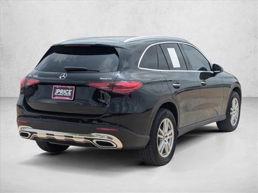 Obsidian Black Metallic 2025 Mercedes-Benz GLC 300 4MATIC