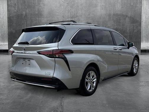 2024 Toyota Sienna Limited 7-Passenger