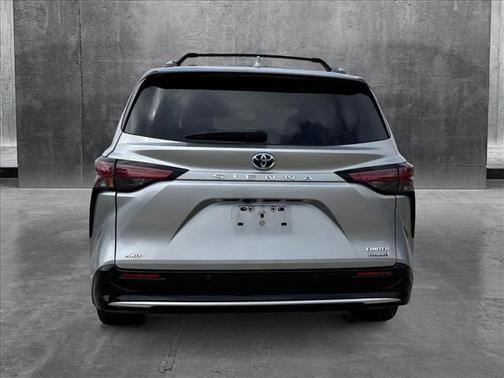 2024 Toyota Sienna Limited 7-Passenger