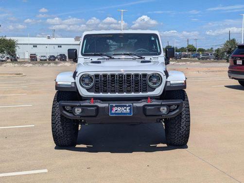 Bright White Clearcoat 2025 Jeep Wrangler Rubicon