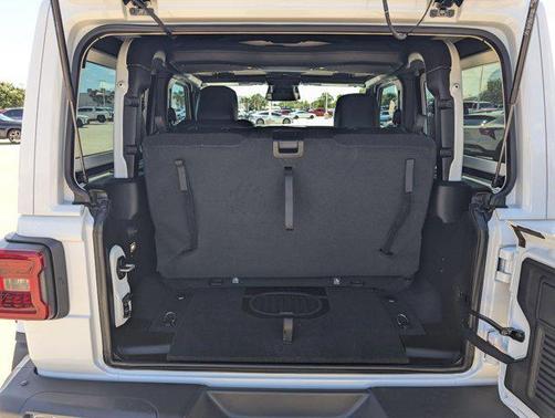 Bright White Clearcoat 2025 Jeep Wrangler Rubicon