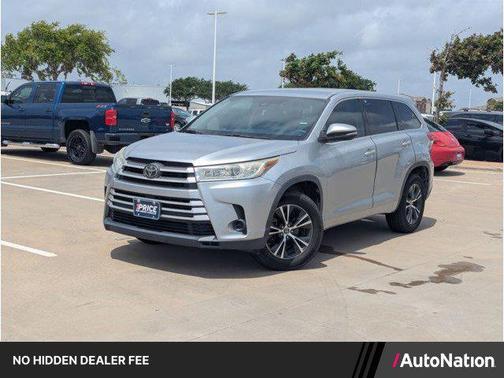Celestial Silver Metallic 2017 Toyota Highlander LE I4