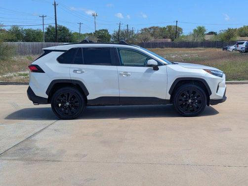 Blizzard Pearl 2022 Toyota RAV4 Limited
