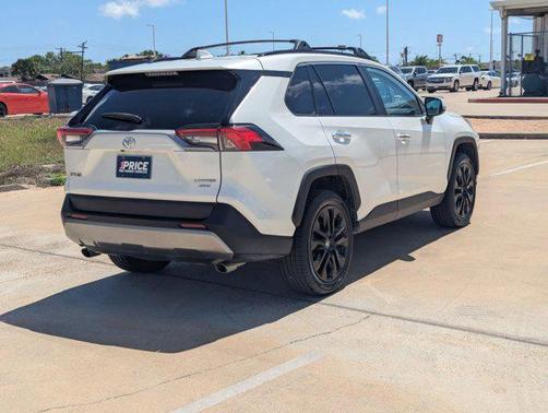 Blizzard Pearl 2022 Toyota RAV4 Limited