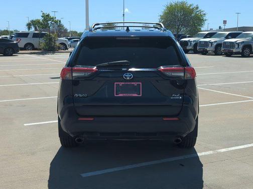 2023 Toyota RAV4 Hybrid XLE Premium