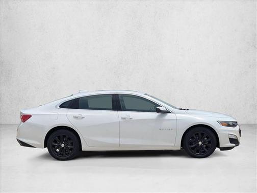 Summit White 2024 Chevrolet Malibu FWD 1LT