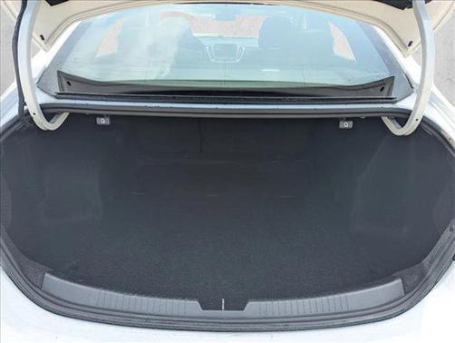 Summit White 2024 Chevrolet Malibu FWD 1LT