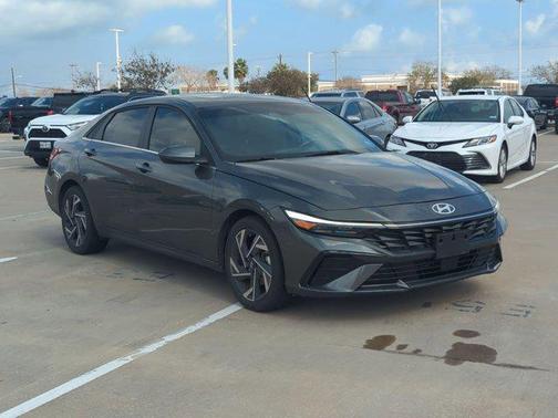 2025 Hyundai ELANTRA SEL