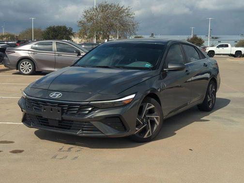 2025 Hyundai ELANTRA SEL